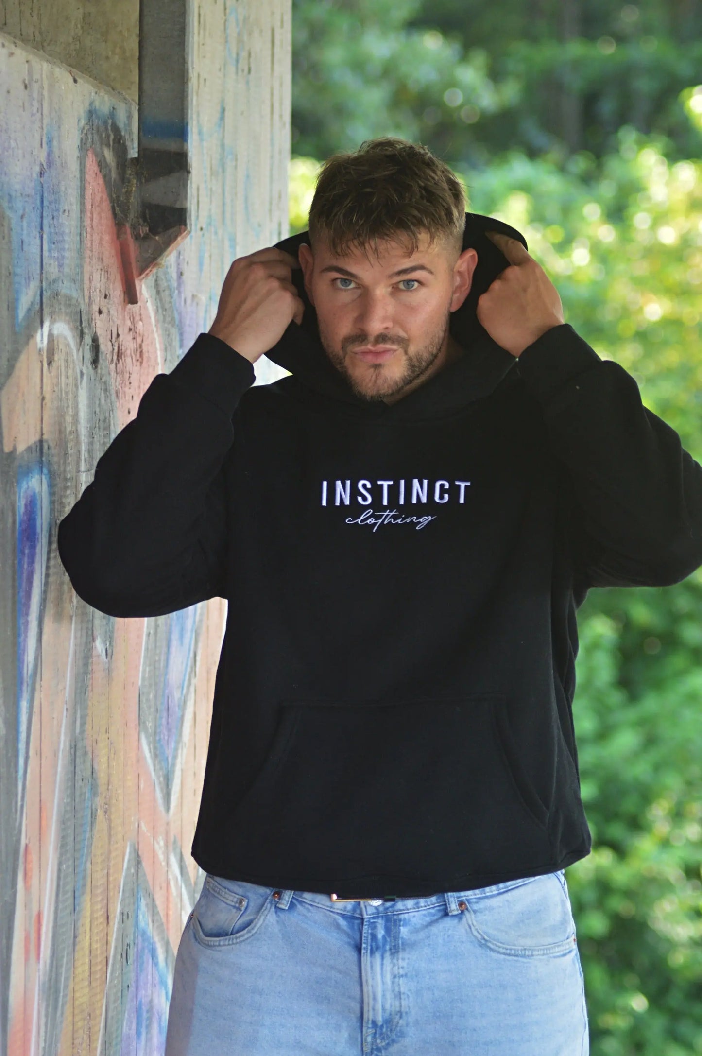 Notre hoodie est doté d'un confort optimal et d'une coupe oversize ou cintré selon vos envies